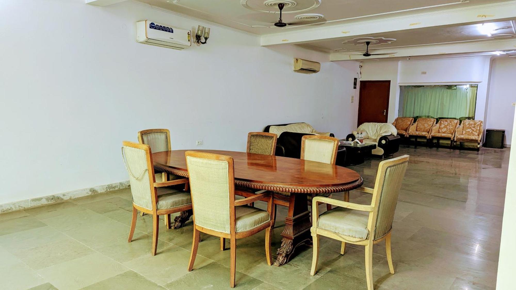 Hotel Lecston @Yashobhoomi Dwarka Sector - 25 Metro Station Delhi  Exterior foto