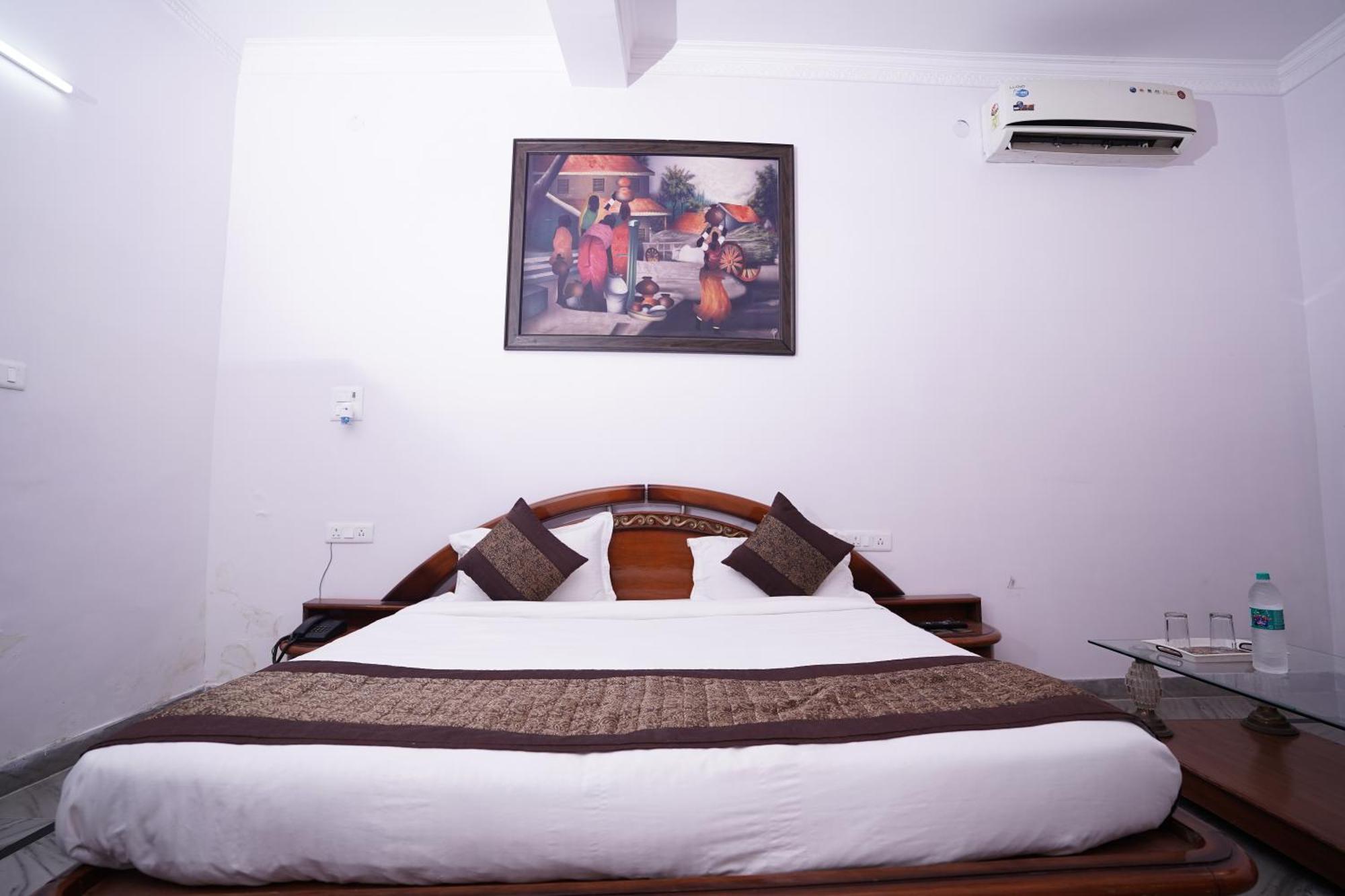 Hotel Lecston @Yashobhoomi Dwarka Sector - 25 Metro Station Delhi  Exterior foto